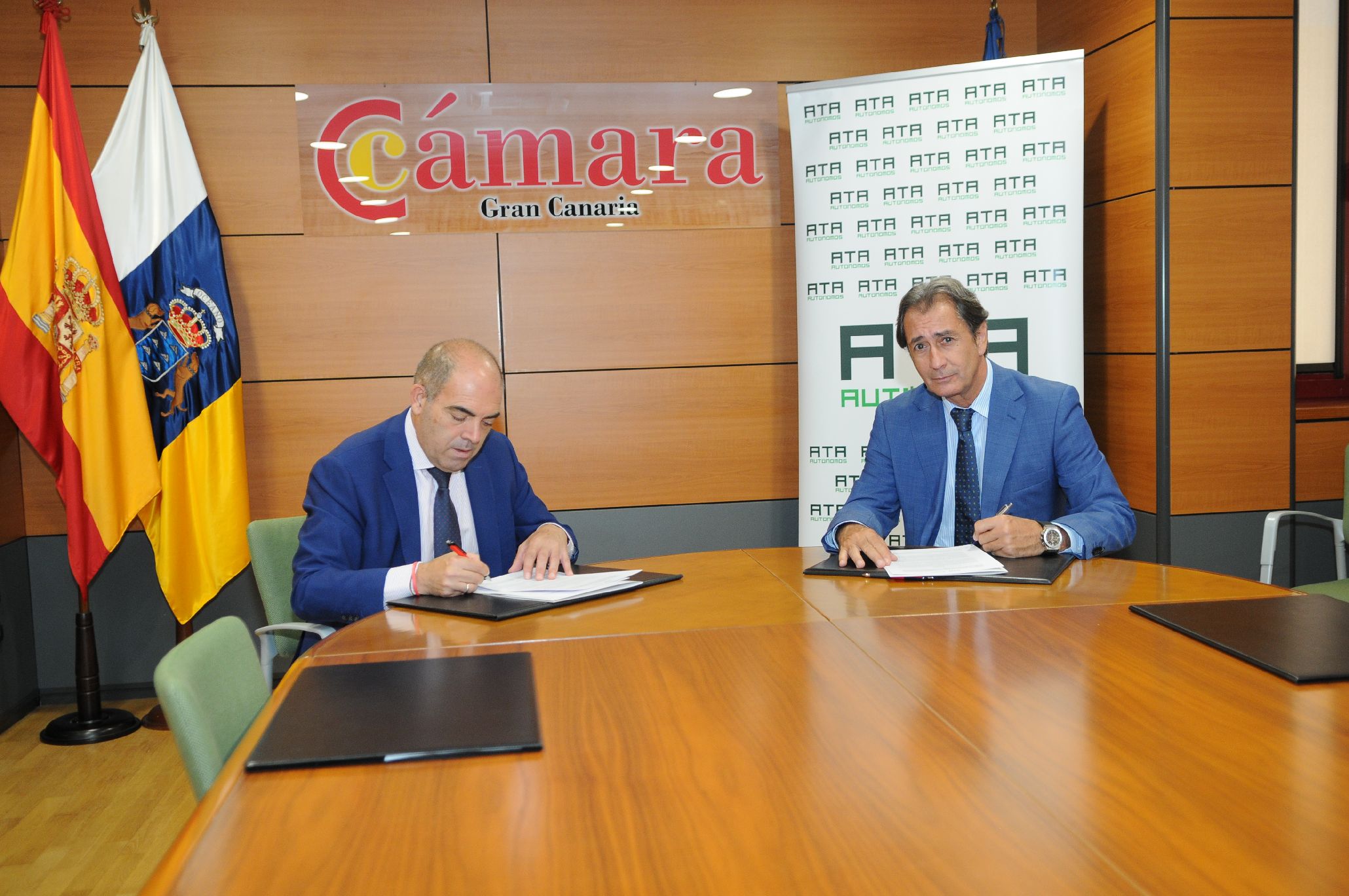 La de Comercio de Gran Canaria y ATA firman un convenio para facilitar a los la de la ayuda Kit Digital - TRIBUNA DE CANARIAS